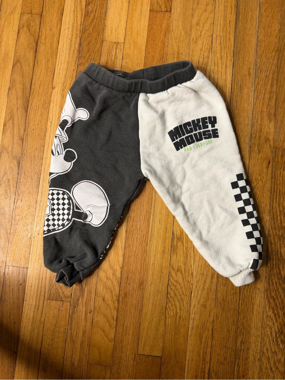 Zara 12/18 mickey mouse skateboard joggers